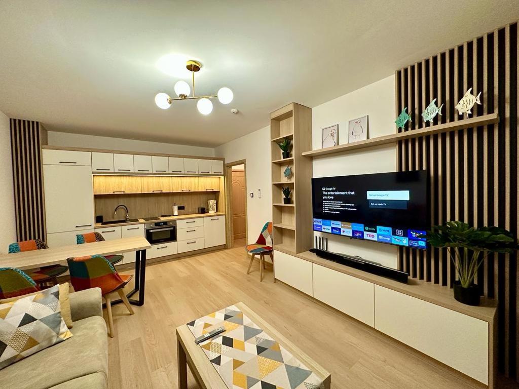 Royal Bay аpartment Sylvia Апартаменти *