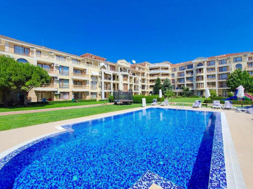 Royal Bay аpartment Sylvia Апартаменти