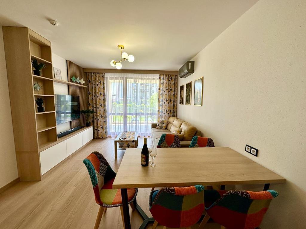 Royal Bay аpartment Sylvia Апартаменти *